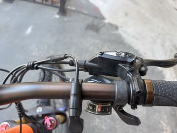 Used Cyberbike Custom Shimano Deore XT 2025 Mountainbike, Orange — image 9 of 13