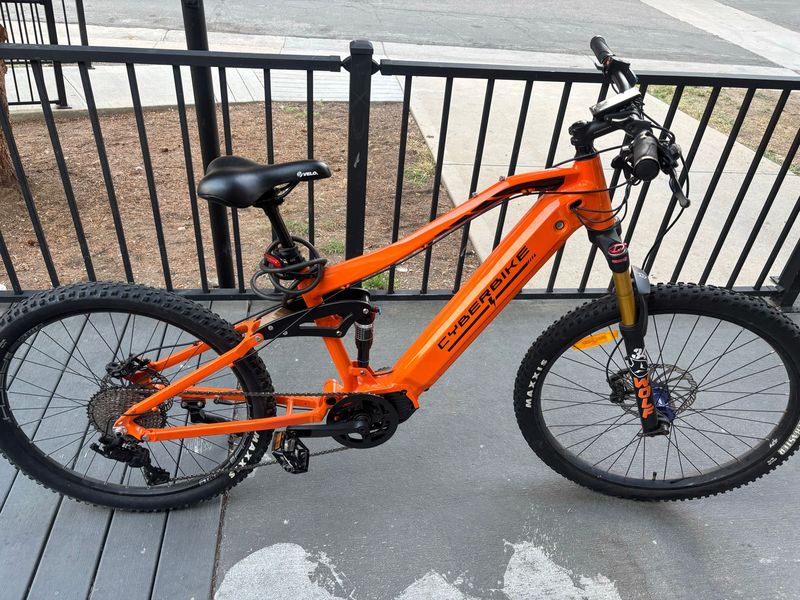 Used Cyberbike Custom Shimano Deore XT 2025 MTB