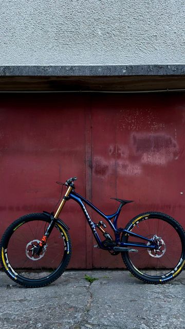 Käytetty Commencal SUPREME DH V4 SIGNATURE 2022 2022 MTB
