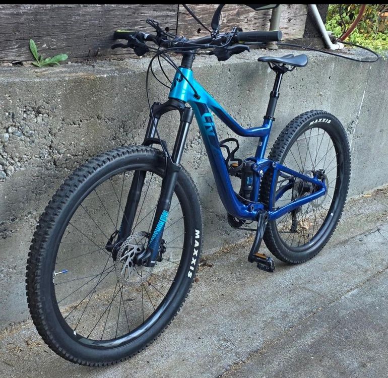 Used Liv Pique Advanced 2019 2019 Mountainbike, Blue, 27.5 — image 2 of 6