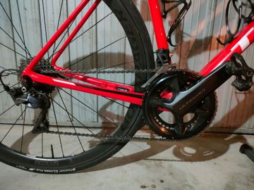 Trek Émonda SL 6 Pro 2018 2018 Road & Gravel usato, Rosso — immagine 3 di 6