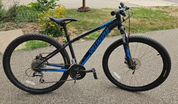 Used Specialized Pitch 650b 2017 2017 Mountainbike, Black, 27.5 — image 1 of 4