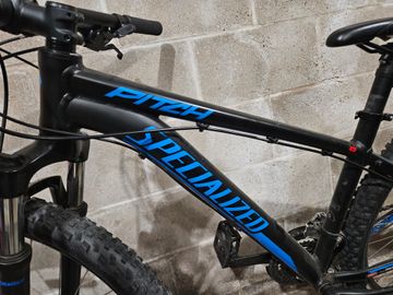 Used Specialized Pitch 650b 2017 2017 Mountainbike, Black, 27.5 — image 2 of 4