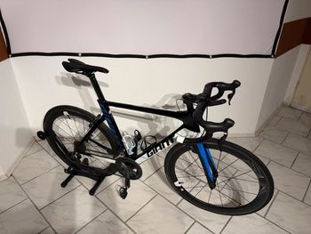 Used Giant Propel Advanced 0 2017 2017 Road & Gravel, Black — image 2 of 11
