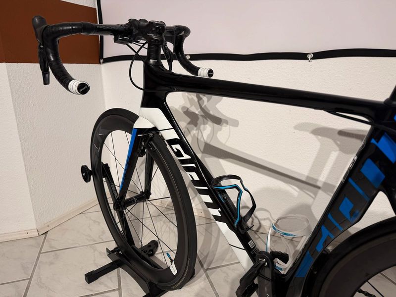 Used Giant Propel Advanced 0 2017 2017 Road & Gravel, Black — image 9 of 11
