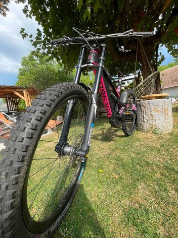 Używany Polygon XQUARONE DH9 2018 2018 Mountainbike — zdjęcie 2 z 5