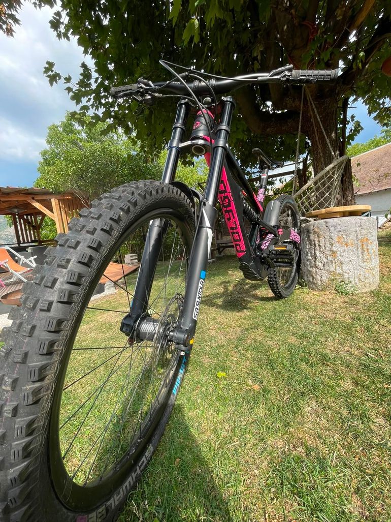 Używany Polygon XQUARONE DH9 2018 2018 Mountainbike — zdjęcie 2 z 5