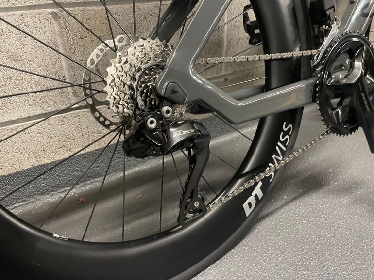 Used Canyon Speedmax CF 7 Di2 2025 2025 Road & Gravel, Light Gray — image 3 of 7