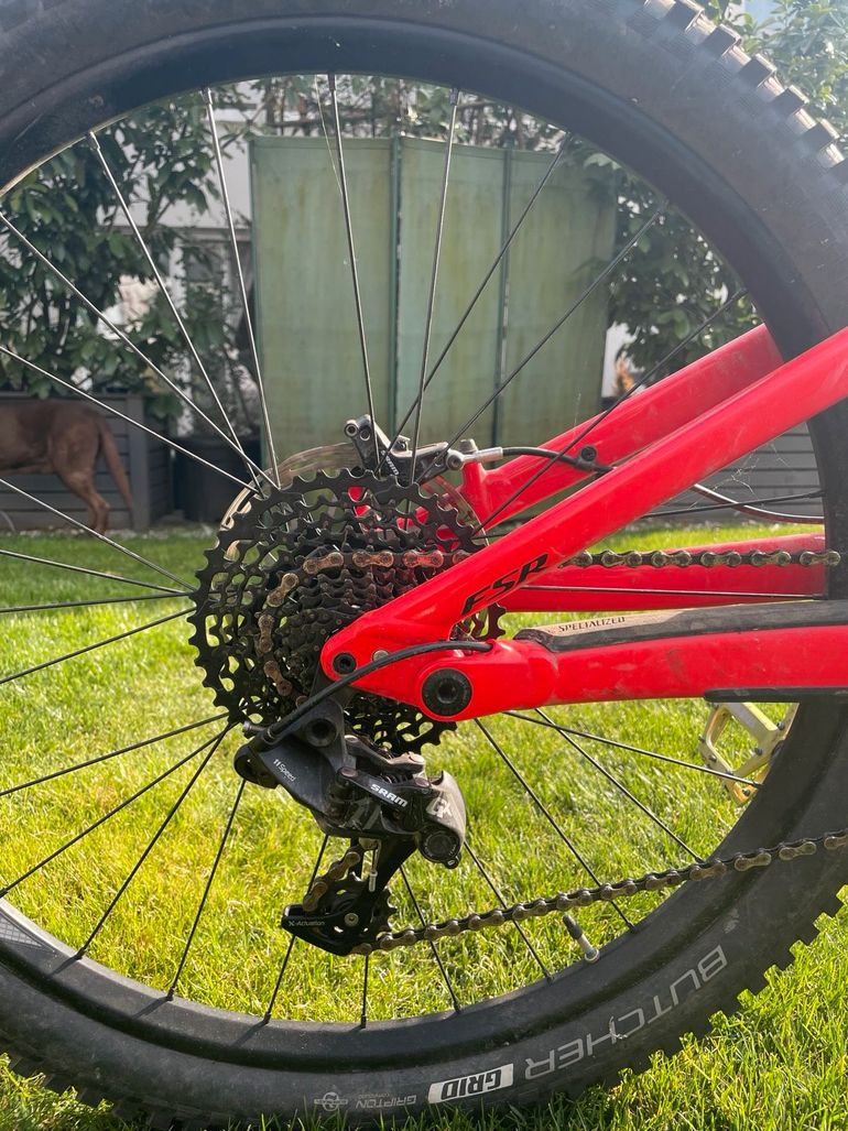 Gebrauchtes Specialized Enduro Comp 2019 Mountainbike, Rot — Bild 3 von 16