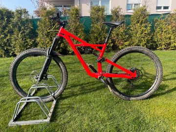 Gebrauchtes Specialized Enduro Comp 2019 Mountainbike, Rot — Bild 2 von 16