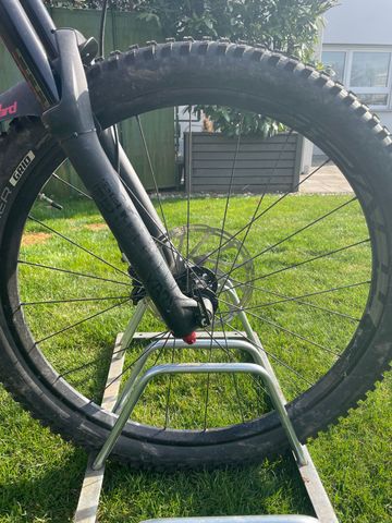 Gebrauchtes Specialized Enduro Comp 2019 Mountainbike, Rot — Bild 13 von 16