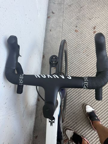 Tweedehands Canyon Aeroad CF SL 8 Disc 2022 2022 Road & Gravel — afbeelding 9 van 13