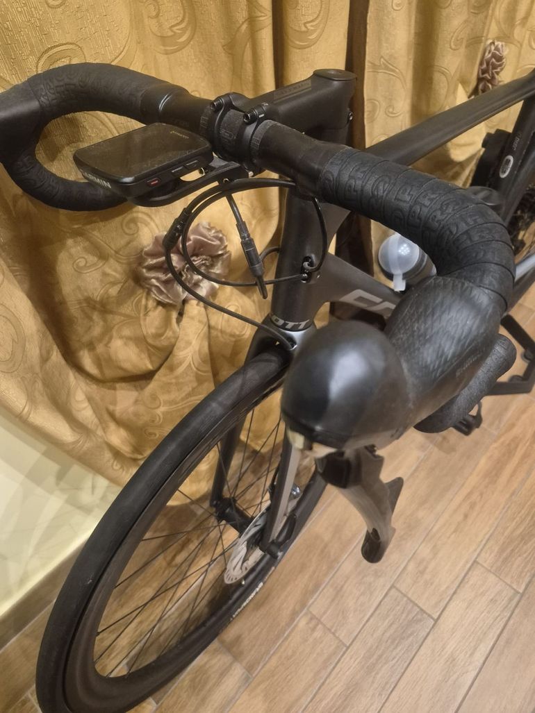 Scott Addict 10 disc 2020 2020 Road & Gravel usato, Grigio chiaro — immagine 5 di 5