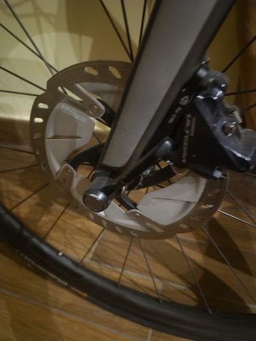 Scott Addict 10 disc 2020 2020 Road & Gravel usato, Grigio chiaro — immagine 2 di 5