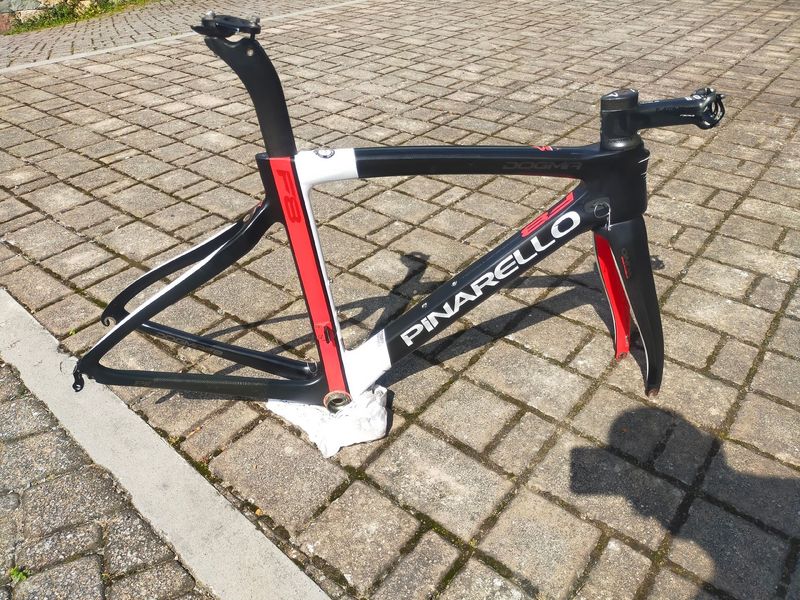Używany Pinarello Dogma F8 Frameset 2019 Frameset 2019 Road & Gravel — zdjęcie 1 z 10