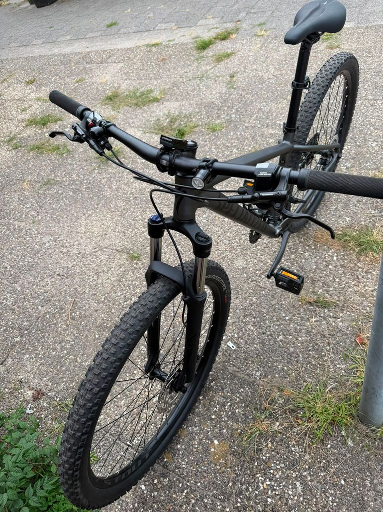 Tweedehands Specialized Rockhopper Comp 2x 2021 2021 Mountainbike — afbeelding 4 van 6