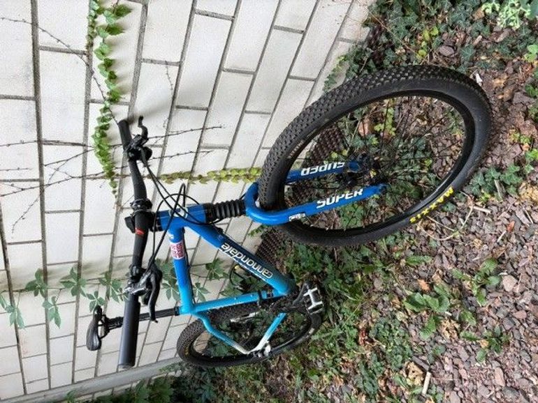 Używany Cannondale F 700 2002 Mountainbike — zdjęcie 2 z 10
