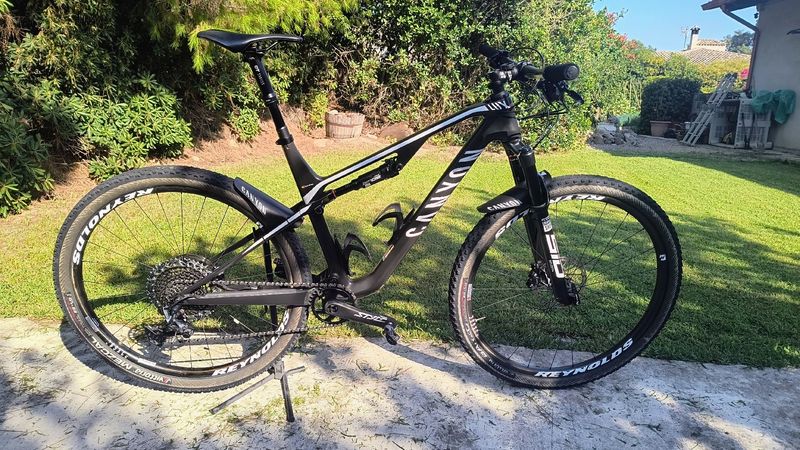 Used Canyon Lux CF SL 8.0 2020 2020 MTB