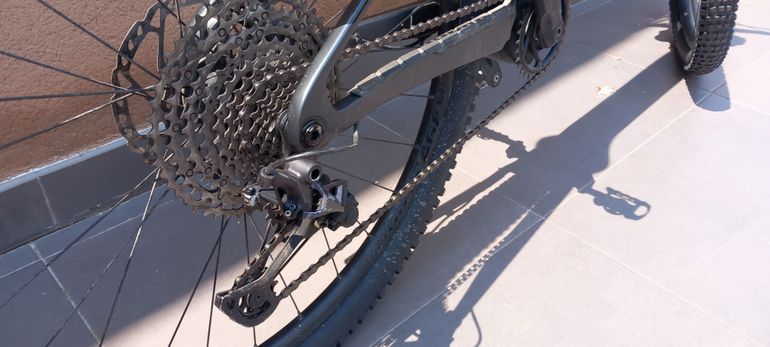 Used Trek E-Caliber 9.6 2022 2022 Mountainbike, Light Gray, 29 — image 4 of 4
