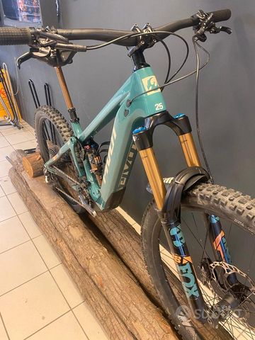 Used Pivot Shuttle LT tg M-L 2025 Mountainbike, Green — image 3 of 8