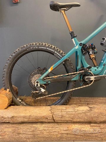Used Pivot Shuttle LT tg M-L 2025 Mountainbike, Green — image 2 of 8