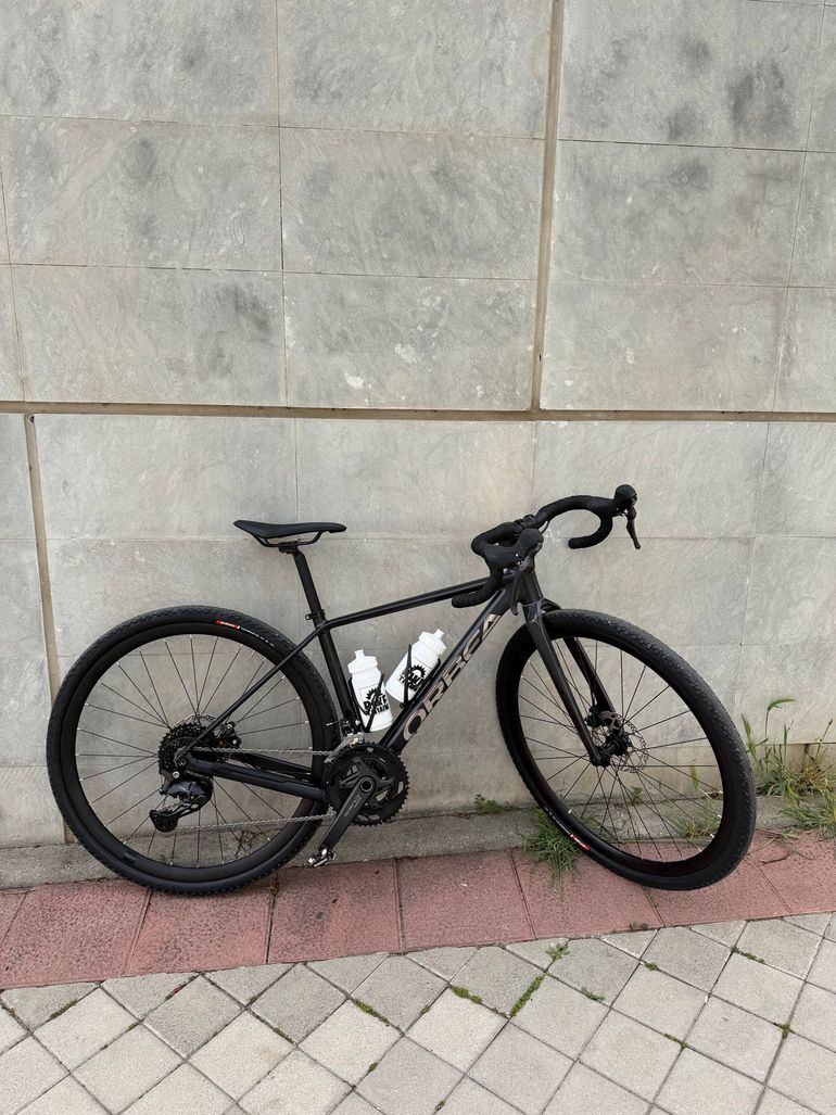 Orbea TERRA H40 2025 2025 Road & Gravel usato, Nero — immagine 1 di 3