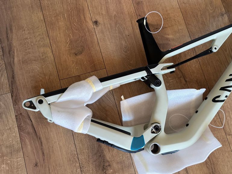 Käytetty Canyon Neuron CF 9 SL 2023 Frameset 2023 Mountainbike — kuva 9 / 12