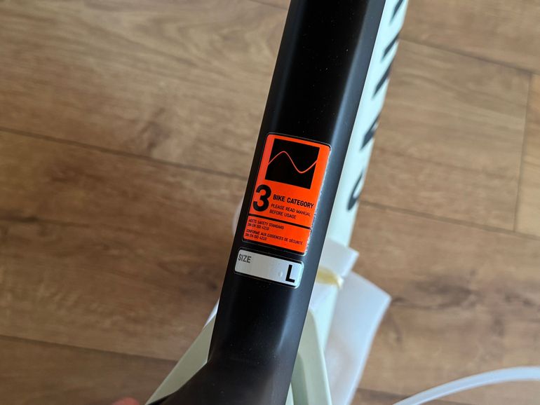 Käytetty Canyon Neuron CF 9 SL 2023 Frameset 2023 Mountainbike — kuva 12 / 12