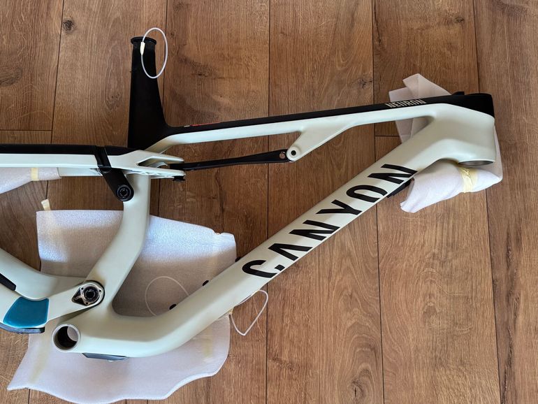 Käytetty Canyon Neuron CF 9 SL 2023 Frameset 2023 Mountainbike — kuva 3 / 12