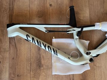 Käytetty Canyon Neuron CF 9 SL 2023 Frameset 2023 Mountainbike — kuva 4 / 12