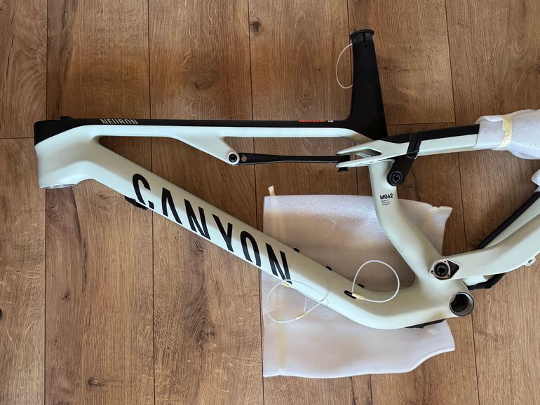 Käytetty Canyon Neuron CF 9 SL 2023 Frameset 2023 Mountainbike — kuva 4 / 12