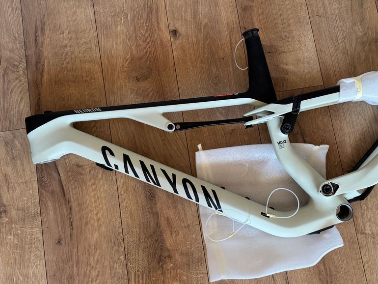 Käytetty Canyon Neuron CF 9 SL 2023 Frameset 2023 Mountainbike — kuva 5 / 12