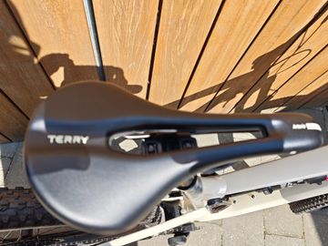 Rocky Mountain Instinct Alloy 50 2025 2025 Mountainbike usato, Bianco — immagine 12 di 17