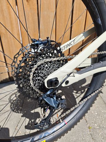 Rocky Mountain Instinct Alloy 50 2025 2025 Mountainbike usato, Bianco — immagine 3 di 17