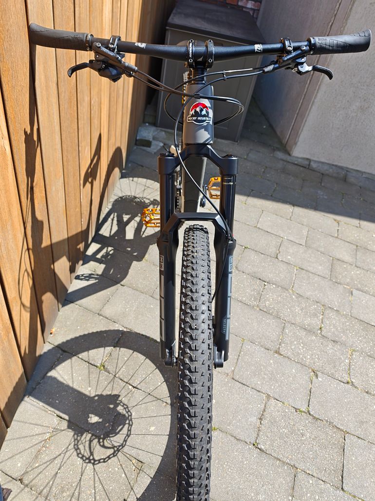 Rocky Mountain Instinct Alloy 50 2025 2025 Mountainbike usato, Bianco — immagine 6 di 17