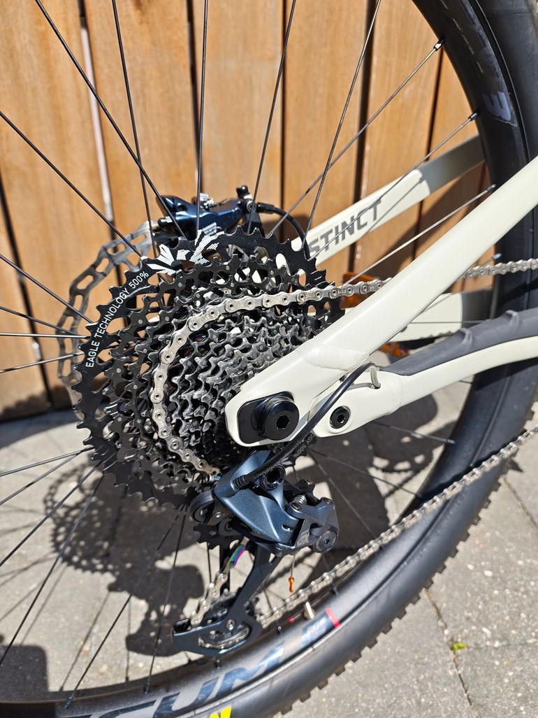 Rocky Mountain Instinct Alloy 50 2025 2025 Mountainbike usato, Bianco — immagine 15 di 17