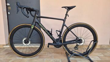 Used Scott Addict 20 2022 2022 Road & Gravel, Black — image 2 of 9