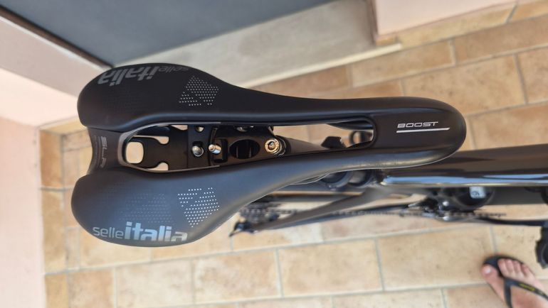 Used Scott Addict 20 2022 2022 Road & Gravel, Black — image 7 of 9