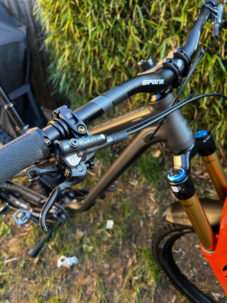 Gebrauchtes Commencal META TR V4 ESSENTIAL 2022 2022 Mountainbike, Hellgrau — Bild 5 von 9