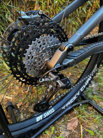 Gebrauchtes Commencal META TR V4 ESSENTIAL 2022 2022 Mountainbike, Hellgrau — Bild 4 von 9