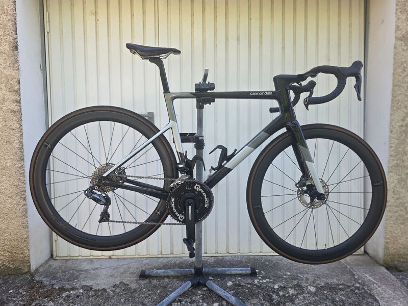 Käytetty Cannondale SuperSix EVO Neo 2 2021 2021 Road & Gravel