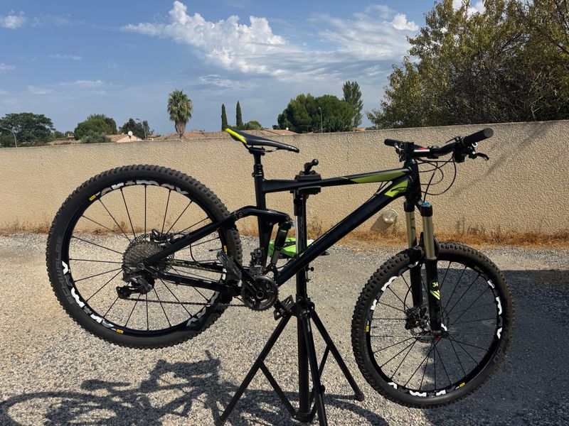 CUBE STEREO 140 HPA Race 27.5 2017 2017 MTB d'occasion