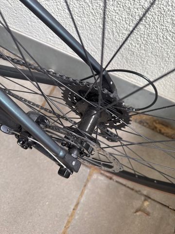 Used CUBE ATTAIN 2024 2024 Road & Gravel, Blue — image 3 of 4