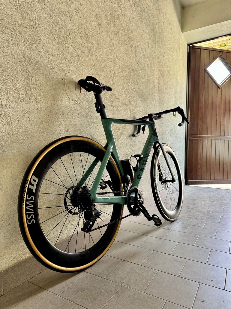 Brugt Canyon Aeroad CF SLX 7 eTap 2024 2024 Road & Gravel — billede 2 af 12