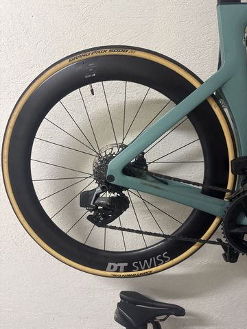 Brugt Canyon Aeroad CF SLX 7 eTap 2024 2024 Road & Gravel — billede 10 af 12