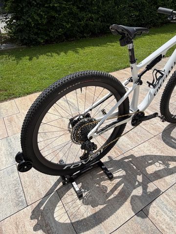 Gebrauchtes Specialized Epic Pro 2021 2021 Mountainbike, Weiß — Bild 4 von 5
