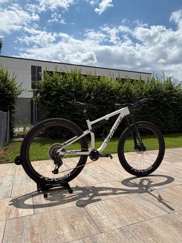 Gebrauchtes Specialized Epic Pro 2021 2021 Mountainbike, Weiß — Bild 5 von 5