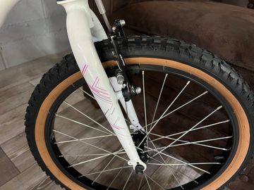 Megamo 20" GO 2027 2027 Mountainbike usato, Bianco — immagine 9 di 16