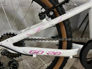 Megamo 20" GO 2027 2027 Mountainbike usato, Bianco — immagine 13 di 16