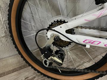 Megamo 20" GO 2027 2027 Mountainbike usato, Bianco — immagine 12 di 16
